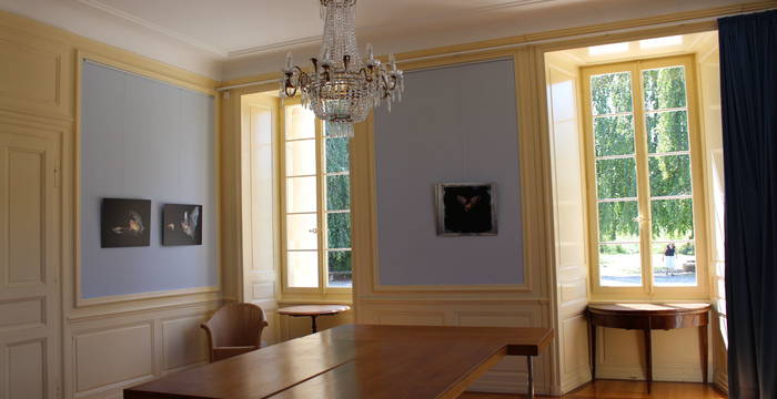 Blauer Saal mit Tischen